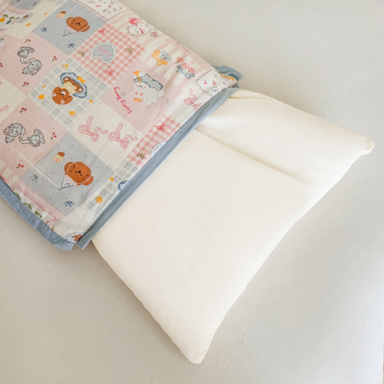 91家纺网 家纺一手货源 找家纺 贵夫人 2025新款卡通儿童100%纯棉花枕 枕头枕芯 萌宠格子铺儿童一只