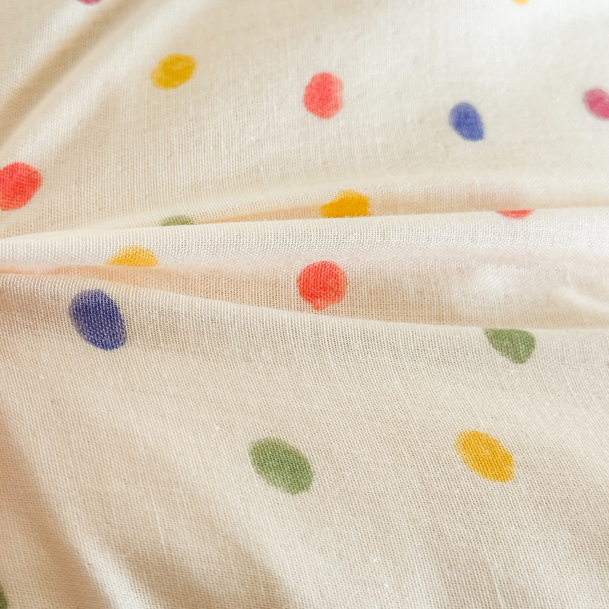 91家纺网 家纺一手货源 找家纺 贵夫人 2025新款卡通儿童100%纯棉花枕 枕头枕芯 彩虹糖豆学生一只