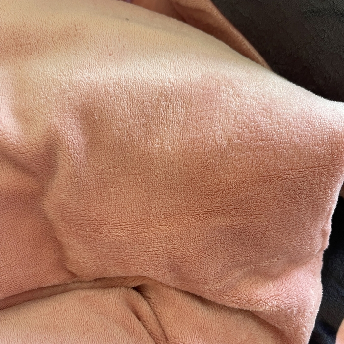 91家纺网 家纺一手货源 找家纺 花沐家居 2025新款亲肤舒适潮牌数码印花牛奶绒四件套 爱心满满