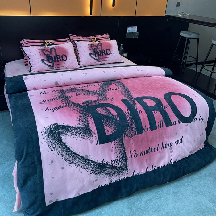 花沐家居 2025新款亲肤舒适潮牌数码印花牛奶绒四件套 黑色爱心