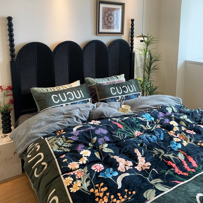 91家纺网 家纺一手货源 找家纺 花沐家居 2025新款亲肤舒适潮牌数码印花牛奶绒四件套 花千树