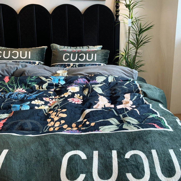 91家纺网 家纺一手货源 找家纺 花沐家居 2025新款亲肤舒适潮牌数码印花牛奶绒四件套 花千树