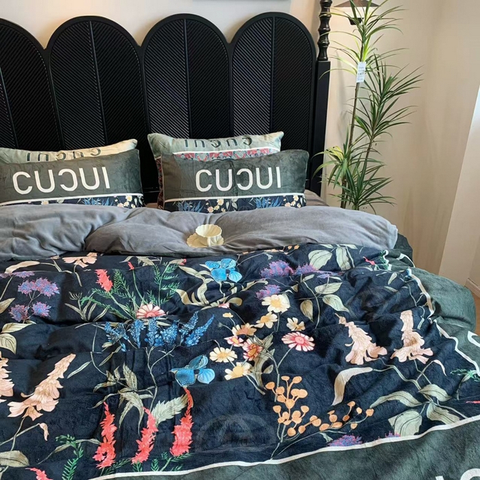 91家纺网 家纺一手货源 找家纺 花沐家居 2025新款亲肤舒适潮牌数码印花牛奶绒四件套 花千树