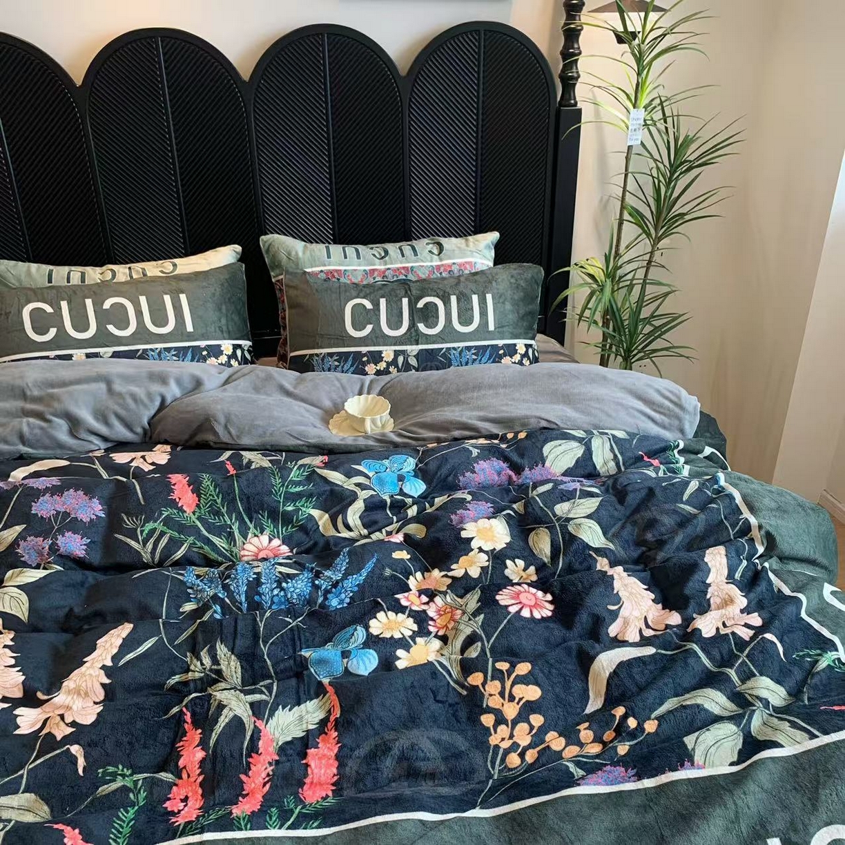 91家纺网 家纺一手货源 找家纺 花沐家居 2025新款亲肤舒适潮牌数码印花牛奶绒四件套 花千树