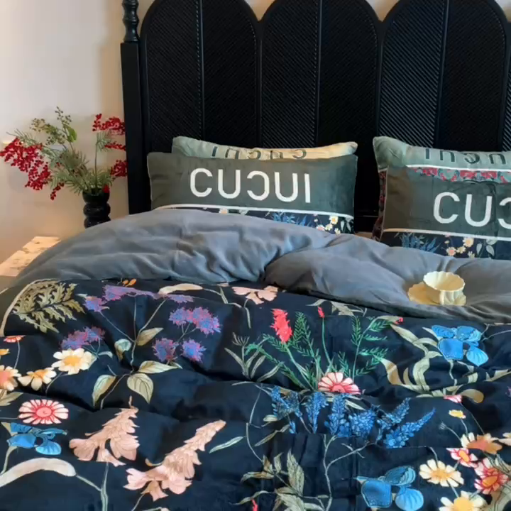 91家纺网 家纺一手货源 找家纺 花沐家居 2025新款亲肤舒适潮牌数码印花牛奶绒四件套 花千树