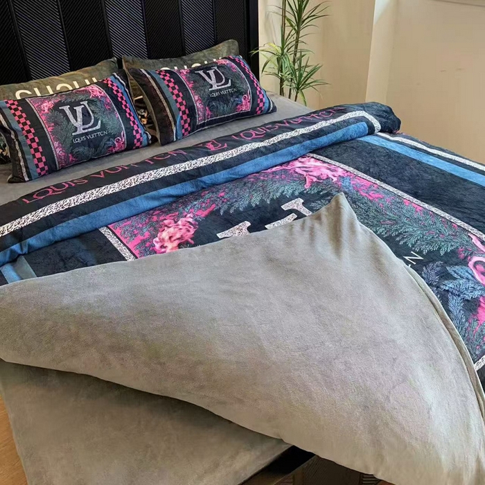 91家纺网 家纺一手货源 找家纺 花沐家居 2025新款亲肤舒适潮牌数码印花牛奶绒四件套 景年