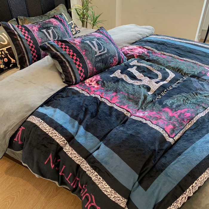 91家纺网 家纺一手货源 找家纺 花沐家居 2025新款亲肤舒适潮牌数码印花牛奶绒四件套 景年