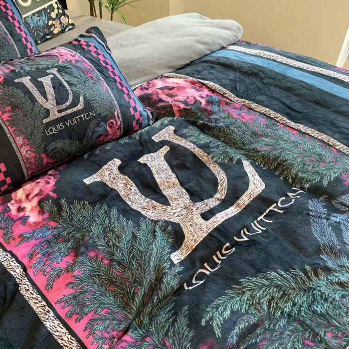 91家纺网 家纺一手货源 找家纺 花沐家居 2025新款亲肤舒适潮牌数码印花牛奶绒四件套 景年