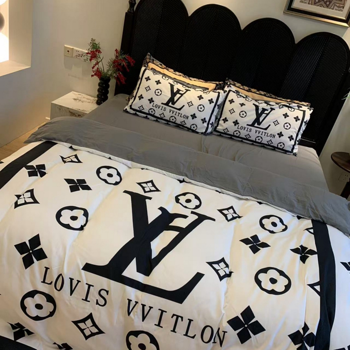 91家纺网 家纺一手货源 找家纺 花沐家居 2025新款数码印花潮牌云朵棉四件套 黑白老花