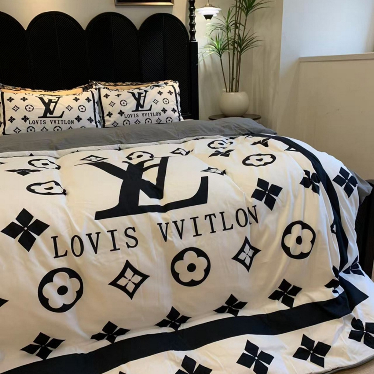 91家纺网 家纺一手货源 找家纺 花沐家居 2025新款数码印花潮牌云朵棉四件套 黑白老花