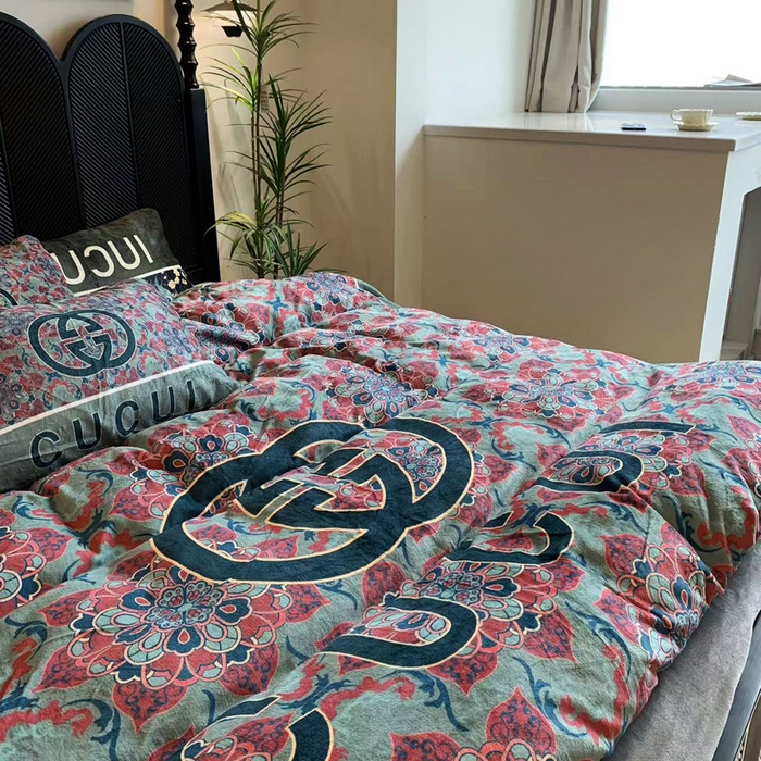 91家纺网 家纺一手货源 找家纺 花沐家居 2025新款亲肤舒适潮牌数码印花牛奶绒四件套 绿色花朵