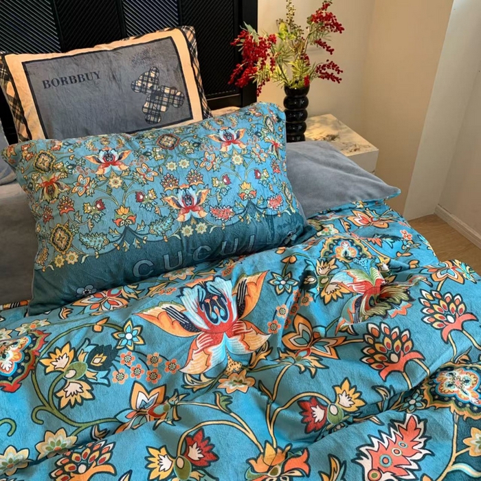 91家纺网 家纺一手货源 找家纺 花沐家居 2025新款亲肤舒适潮牌数码印花牛奶绒四件套 晴末