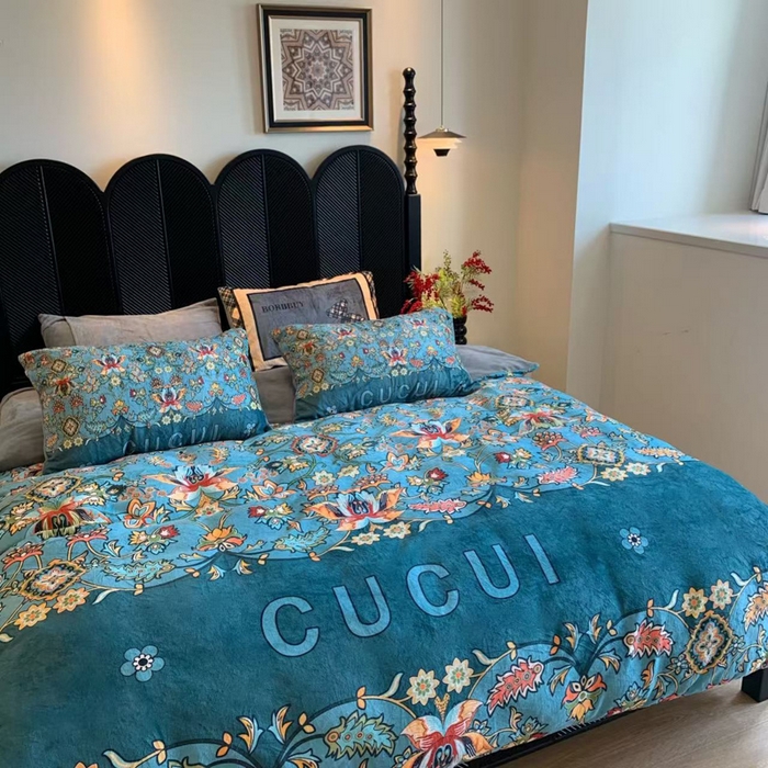 91家纺网 家纺一手货源 找家纺 花沐家居 2025新款亲肤舒适潮牌数码印花牛奶绒四件套 晴末