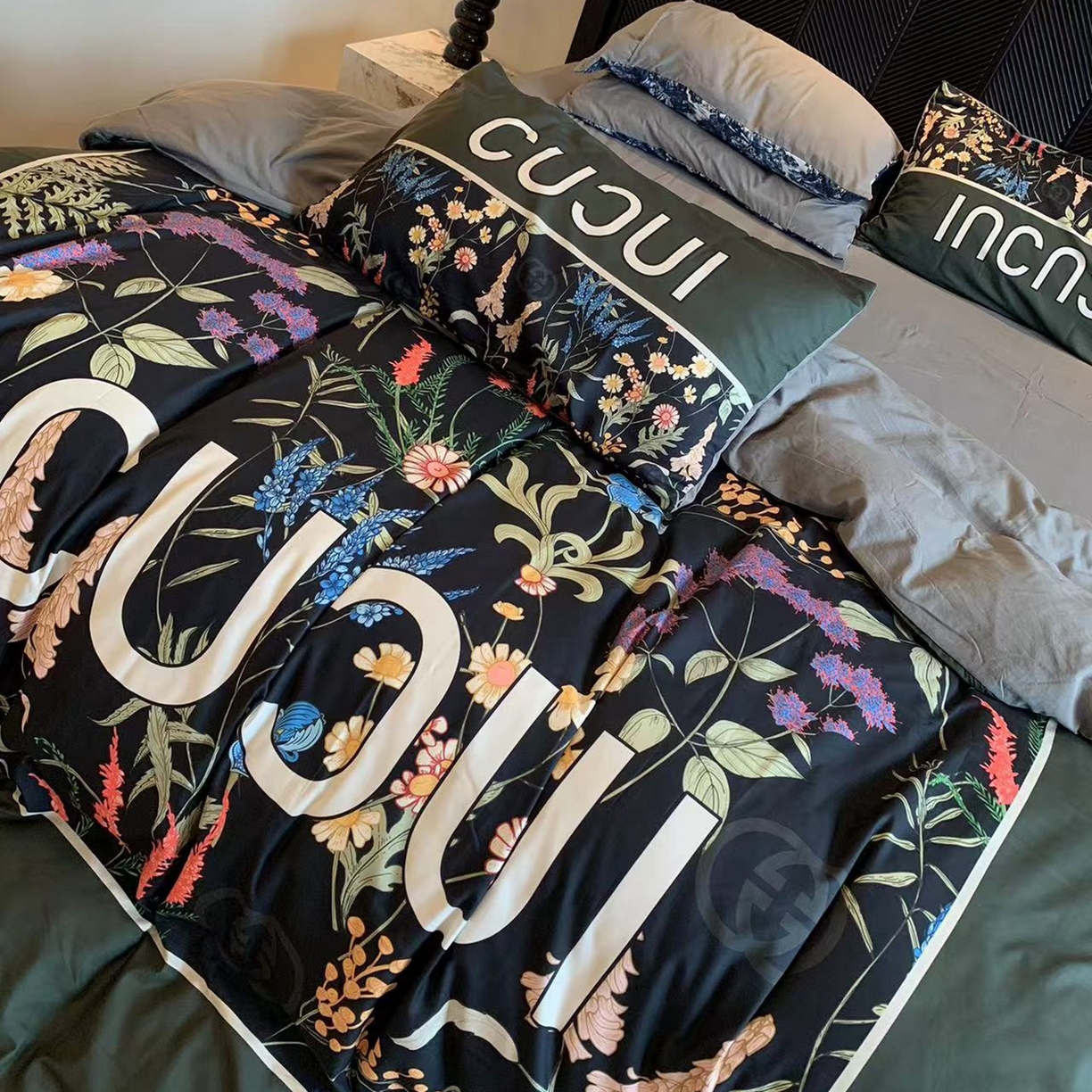 91家纺网 家纺一手货源 找家纺 花沐家居 2025新款数码印花潮牌云朵棉四件套 花千树