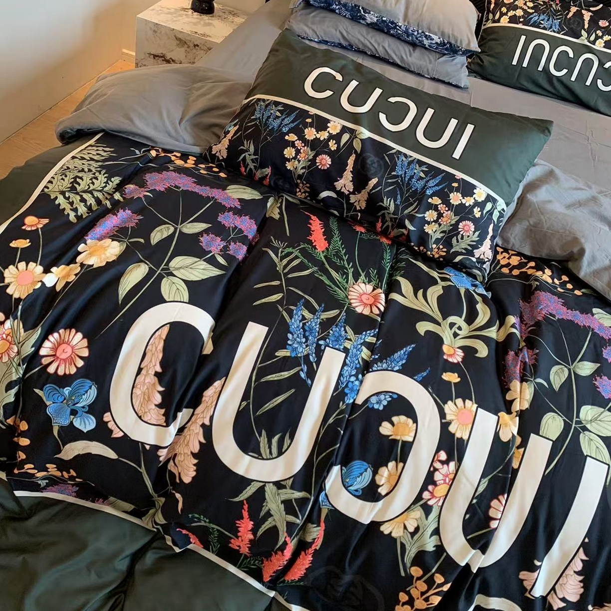 91家纺网 家纺一手货源 找家纺 花沐家居 2025新款数码印花潮牌云朵棉四件套 花千树