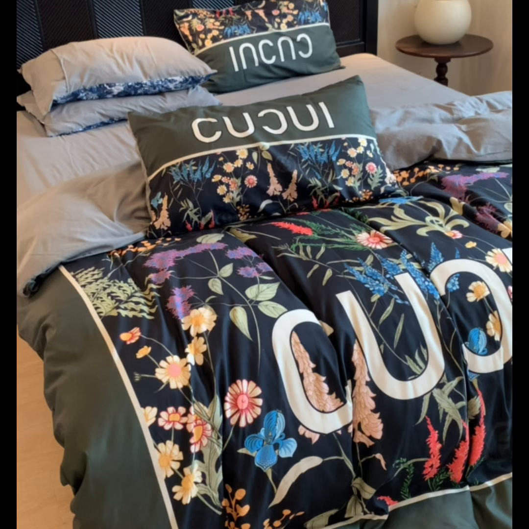 91家纺网 家纺一手货源 找家纺 花沐家居 2025新款数码印花潮牌云朵棉四件套 花千树