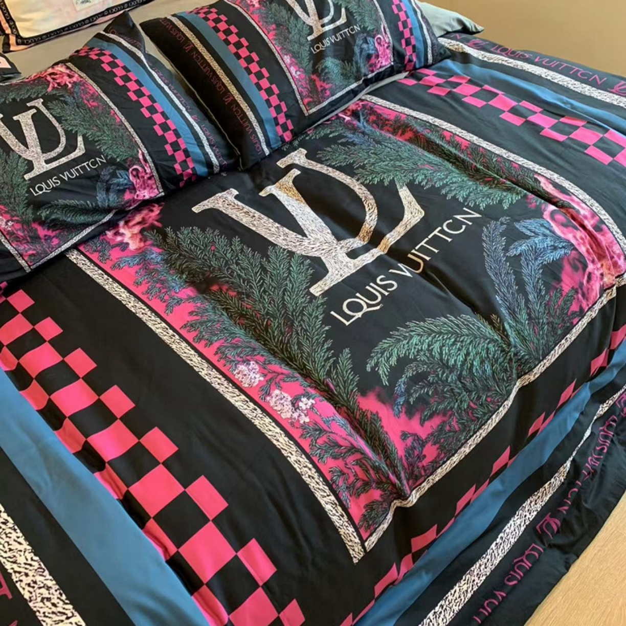 91家纺网 家纺一手货源 找家纺 花沐家居 2025新款数码印花潮牌云朵棉四件套 景年