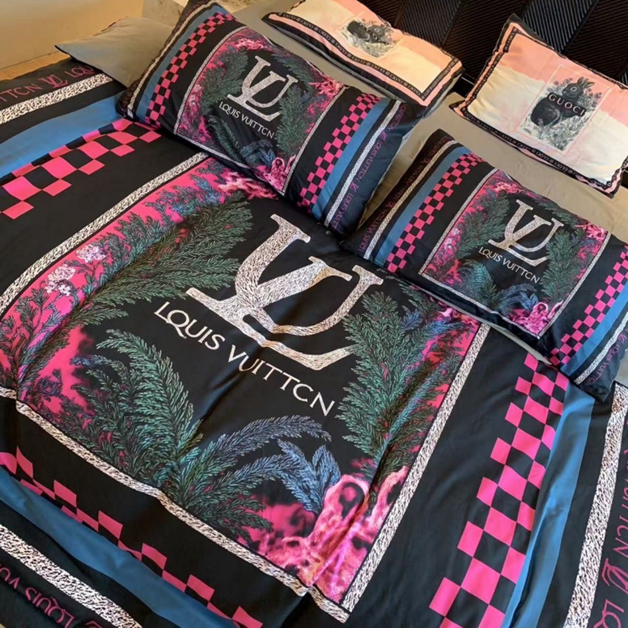 91家纺网 家纺一手货源 找家纺 花沐家居 2025新款数码印花潮牌云朵棉四件套 景年