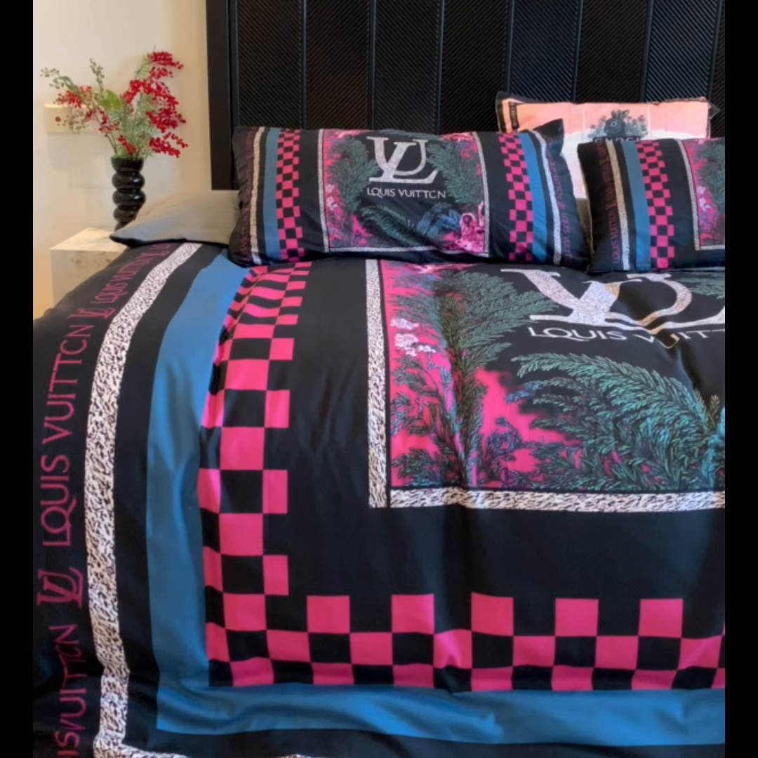 91家纺网 家纺一手货源 找家纺 花沐家居 2025新款数码印花潮牌云朵棉四件套 景年