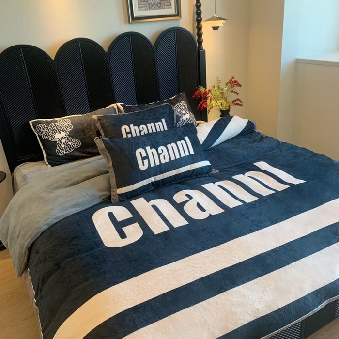 花沐家居 2025新款亲肤舒适潮牌数码印花牛奶绒四件套 英伦