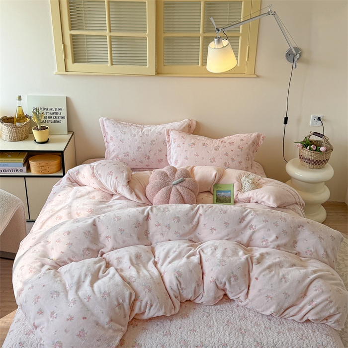 91家纺网 家纺一手货源 找家纺 潘朵拉家纺 2025新款牛奶绒床盖款四件套 花眠