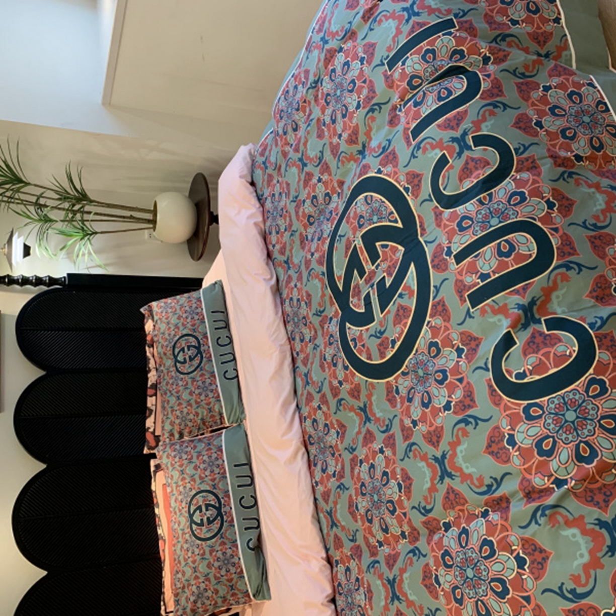 91家纺网 家纺一手货源 找家纺 花沐家居 2025新款数码印花潮牌云朵棉四件套 绿色花朵