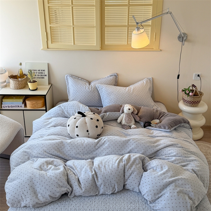 91家纺网 家纺一手货源 找家纺 潘朵拉家纺 2025新款牛奶绒床盖款四件套 蓝星漫