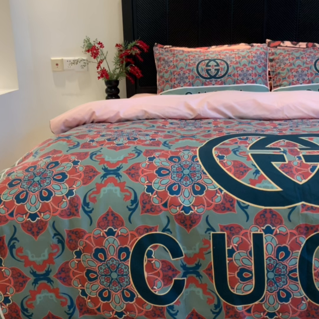 91家纺网 家纺一手货源 找家纺 花沐家居 2025新款数码印花潮牌云朵棉四件套 绿色花朵