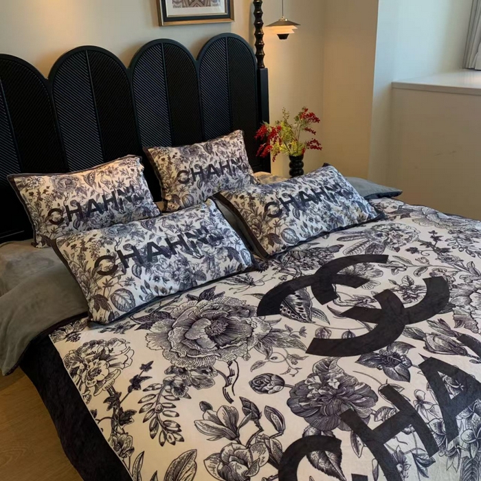 91家纺网 家纺一手货源 找家纺 花沐家居 2025新款亲肤舒适潮牌数码印花牛奶绒四件套 枝繁叶茂