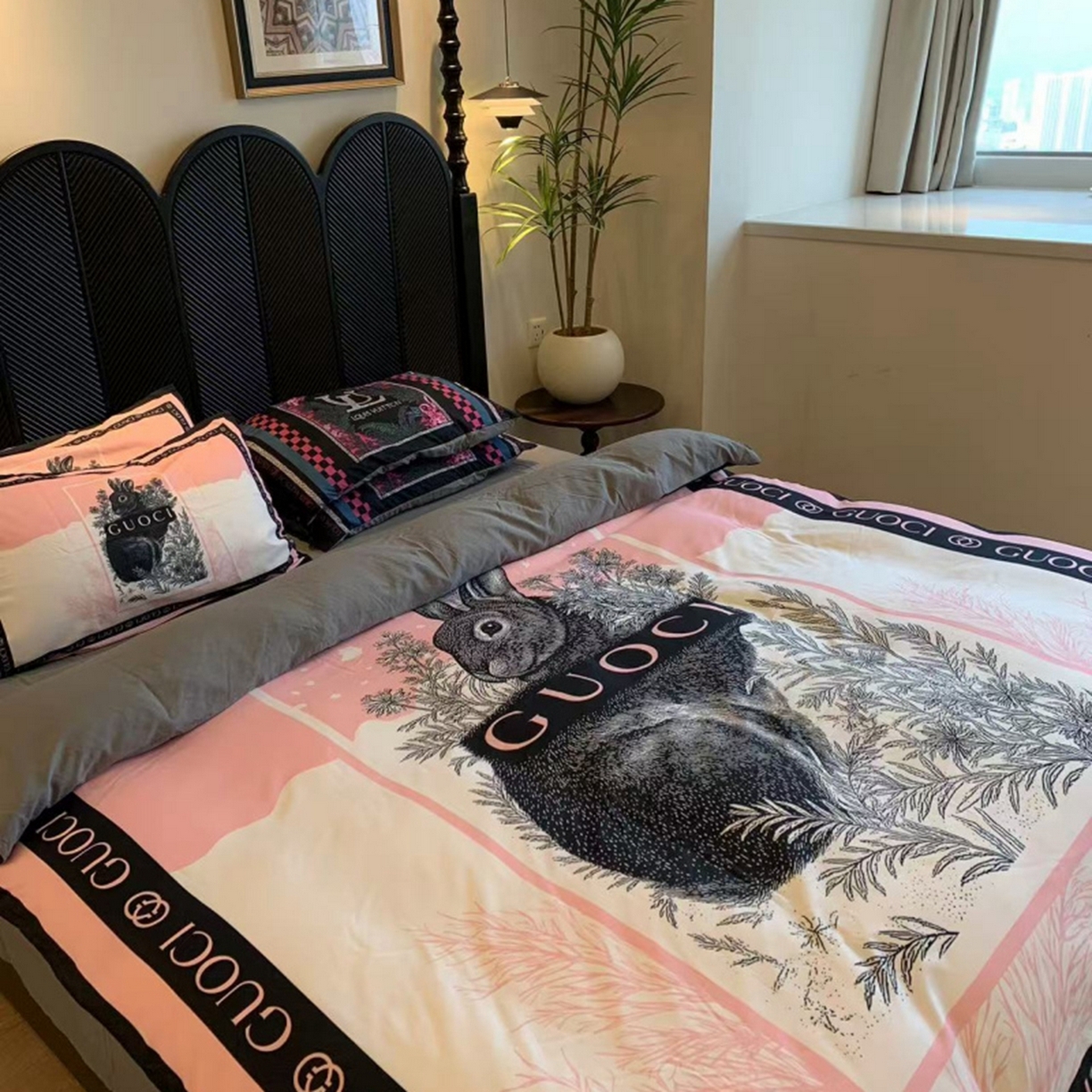 91家纺网 家纺一手货源 找家纺 花沐家居 2025新款数码印花潮牌云朵棉四件套 兮兔