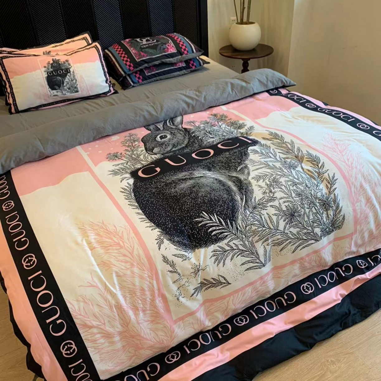 91家纺网 家纺一手货源 找家纺 花沐家居 2025新款数码印花潮牌云朵棉四件套 兮兔