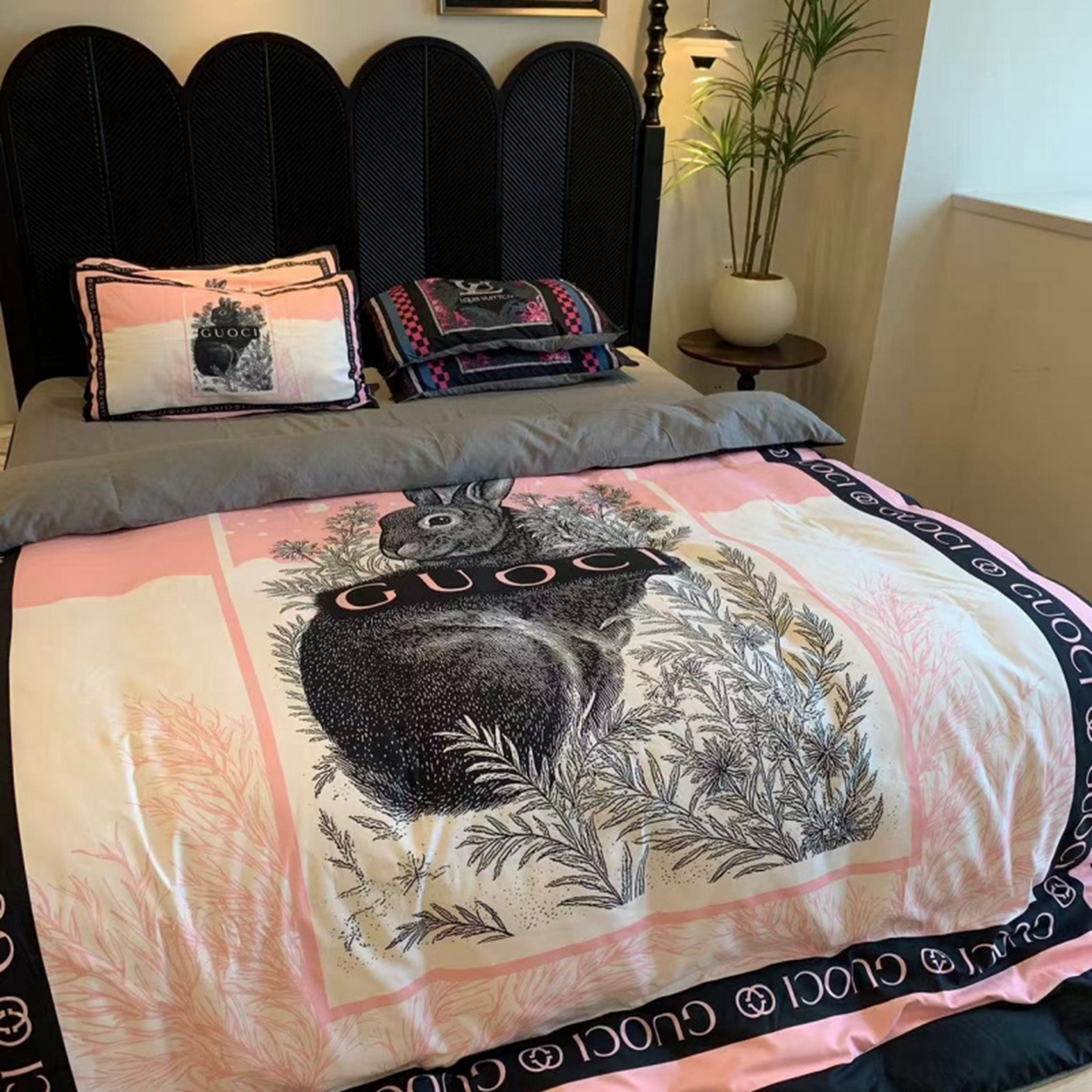 91家纺网 家纺一手货源 找家纺 花沐家居 2025新款数码印花潮牌云朵棉四件套 兮兔