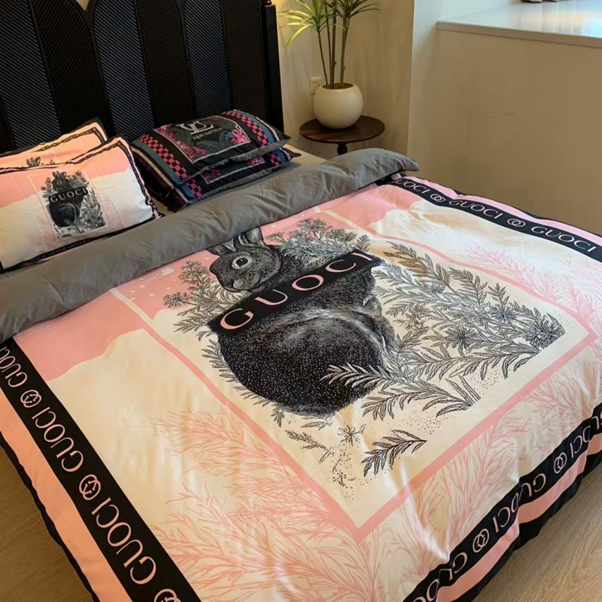 91家纺网 家纺一手货源 找家纺 花沐家居 2025新款数码印花潮牌云朵棉四件套 兮兔