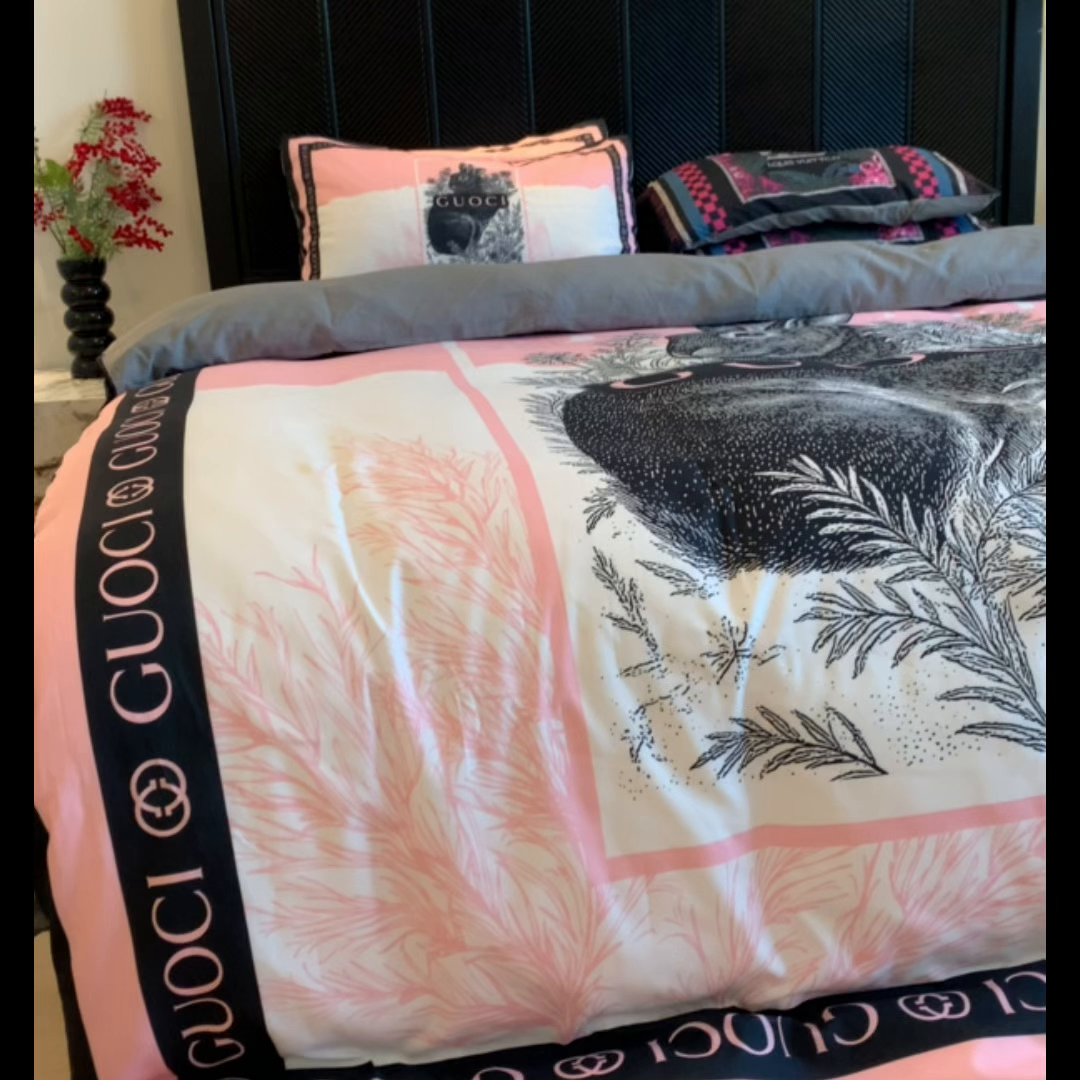 91家纺网 家纺一手货源 找家纺 花沐家居 2025新款数码印花潮牌云朵棉四件套 兮兔