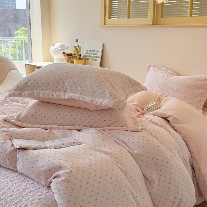 91家纺网 家纺一手货源 找家纺 （总）潘朵拉家纺 2025新款牛奶绒床盖款四件套