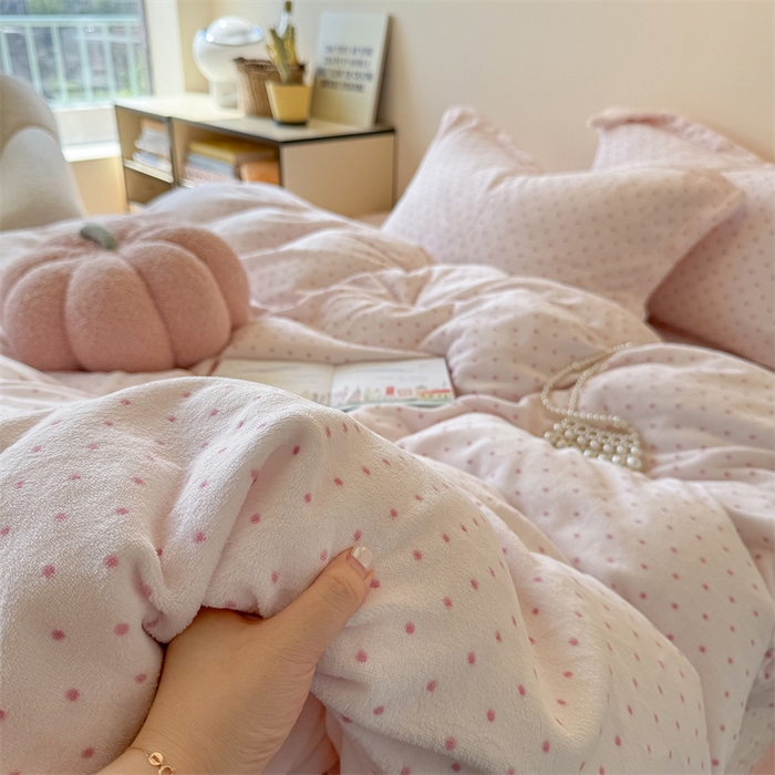 91家纺网 家纺一手货源 找家纺 （总）潘朵拉家纺 2025新款牛奶绒床盖款四件套