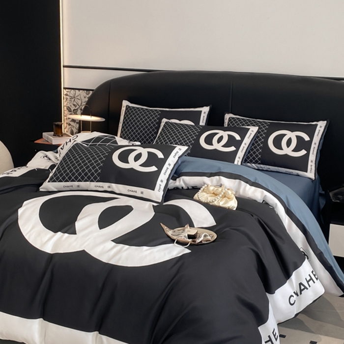 91家纺网 家纺一手货源 找家纺 花沐家居 2025新款 潮牌亲肤纯棉四件套 黑香