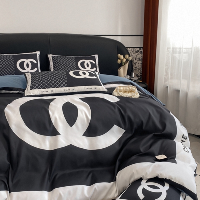 91家纺网 家纺一手货源 找家纺 花沐家居 2025新款 潮牌亲肤纯棉四件套 黑香