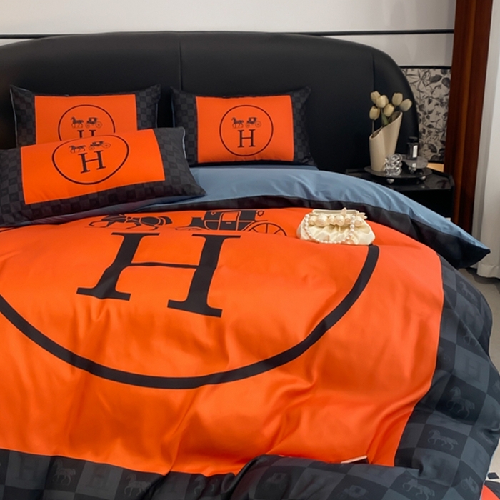 91家纺网 家纺一手货源 找家纺 花沐家居 2025新款 潮牌亲肤纯棉四件套 橘马