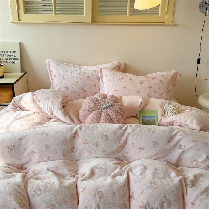 91家纺网 家纺一手货源 找家纺 潘朵拉家纺 2025新款牛奶绒床盖款四件套 花眠