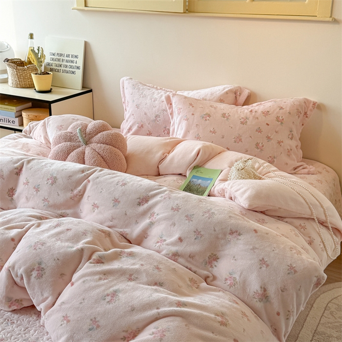 91家纺网 家纺一手货源 找家纺 潘朵拉家纺 2025新款牛奶绒床盖款四件套 花眠