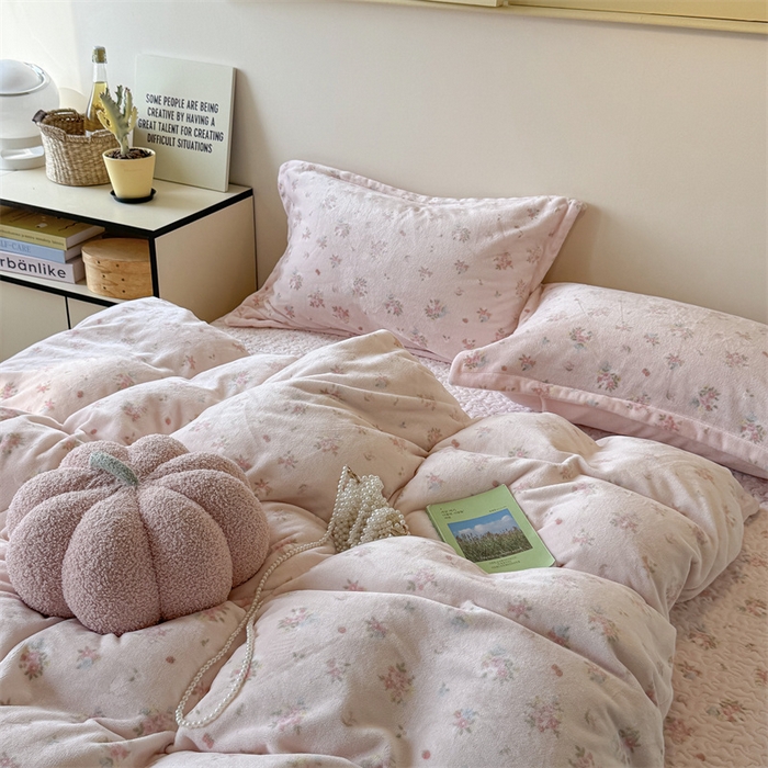 91家纺网 家纺一手货源 找家纺 潘朵拉家纺 2025新款牛奶绒床盖款四件套 花眠