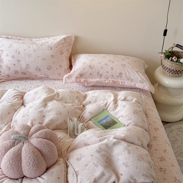 91家纺网 家纺一手货源 找家纺 潘朵拉家纺 2025新款牛奶绒床盖款四件套 花眠