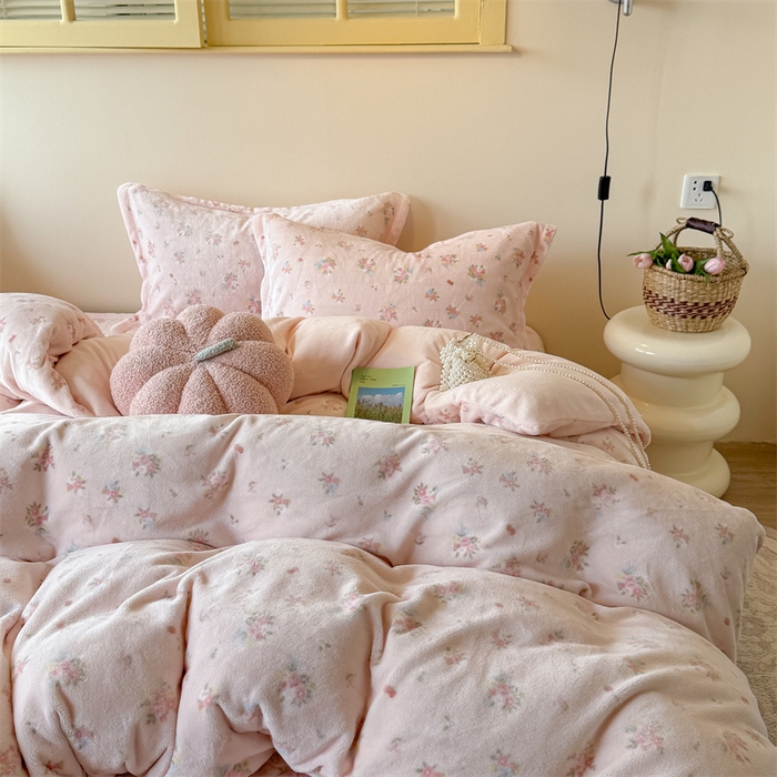 91家纺网 家纺一手货源 找家纺 潘朵拉家纺 2025新款牛奶绒床盖款四件套 花眠