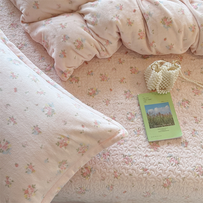 91家纺网 家纺一手货源 找家纺 潘朵拉家纺 2025新款牛奶绒床盖款四件套 花眠