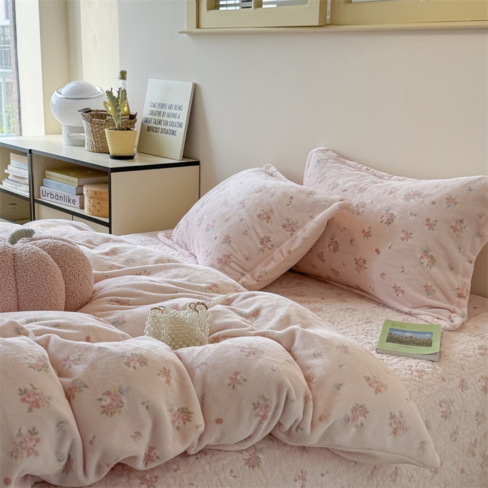 91家纺网 家纺一手货源 找家纺 潘朵拉家纺 2025新款牛奶绒床盖款四件套 花眠