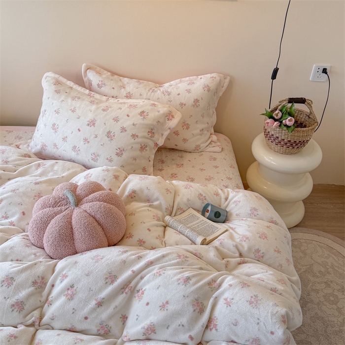 91家纺网 家纺一手货源 找家纺 潘朵拉家纺 2025新款牛奶绒床盖款四件套 花仙子