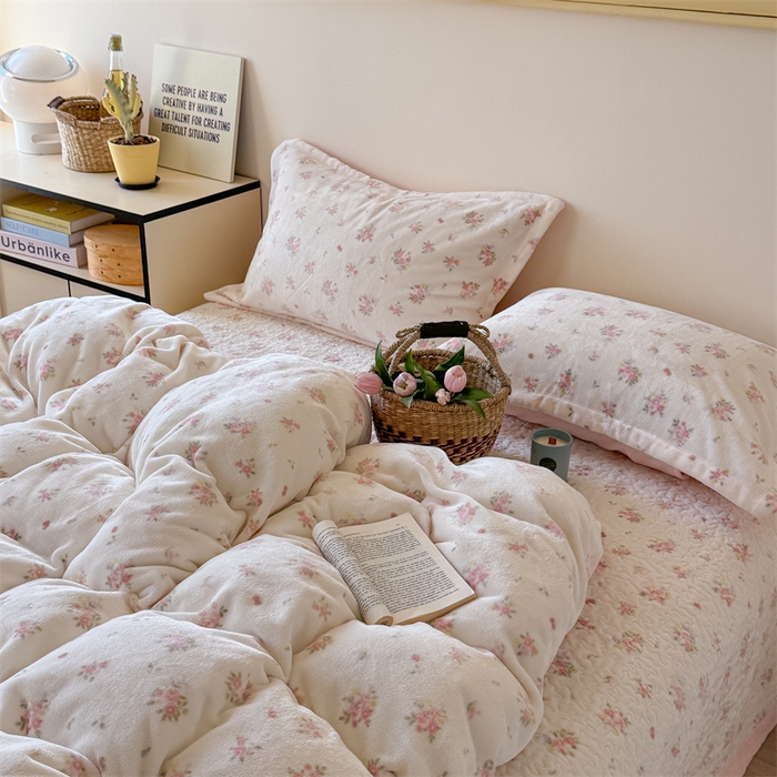 91家纺网 家纺一手货源 找家纺 潘朵拉家纺 2025新款牛奶绒床盖款四件套 花仙子