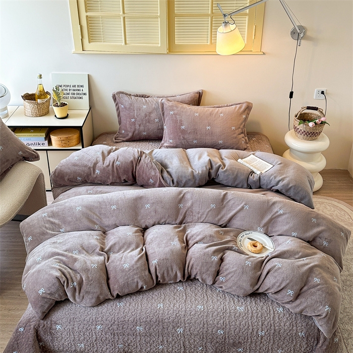 潘朵拉家纺 2025新款牛奶绒床盖款四件套 可可蝴蝶结