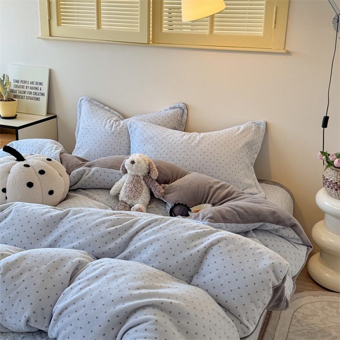 91家纺网 家纺一手货源 找家纺 潘朵拉家纺 2025新款牛奶绒床盖款四件套 蓝星漫